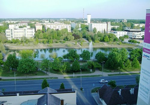 Tavacska Tiszaújváros központjában